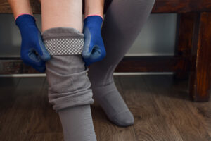 How to Choose Compression Socks for Wide Calves